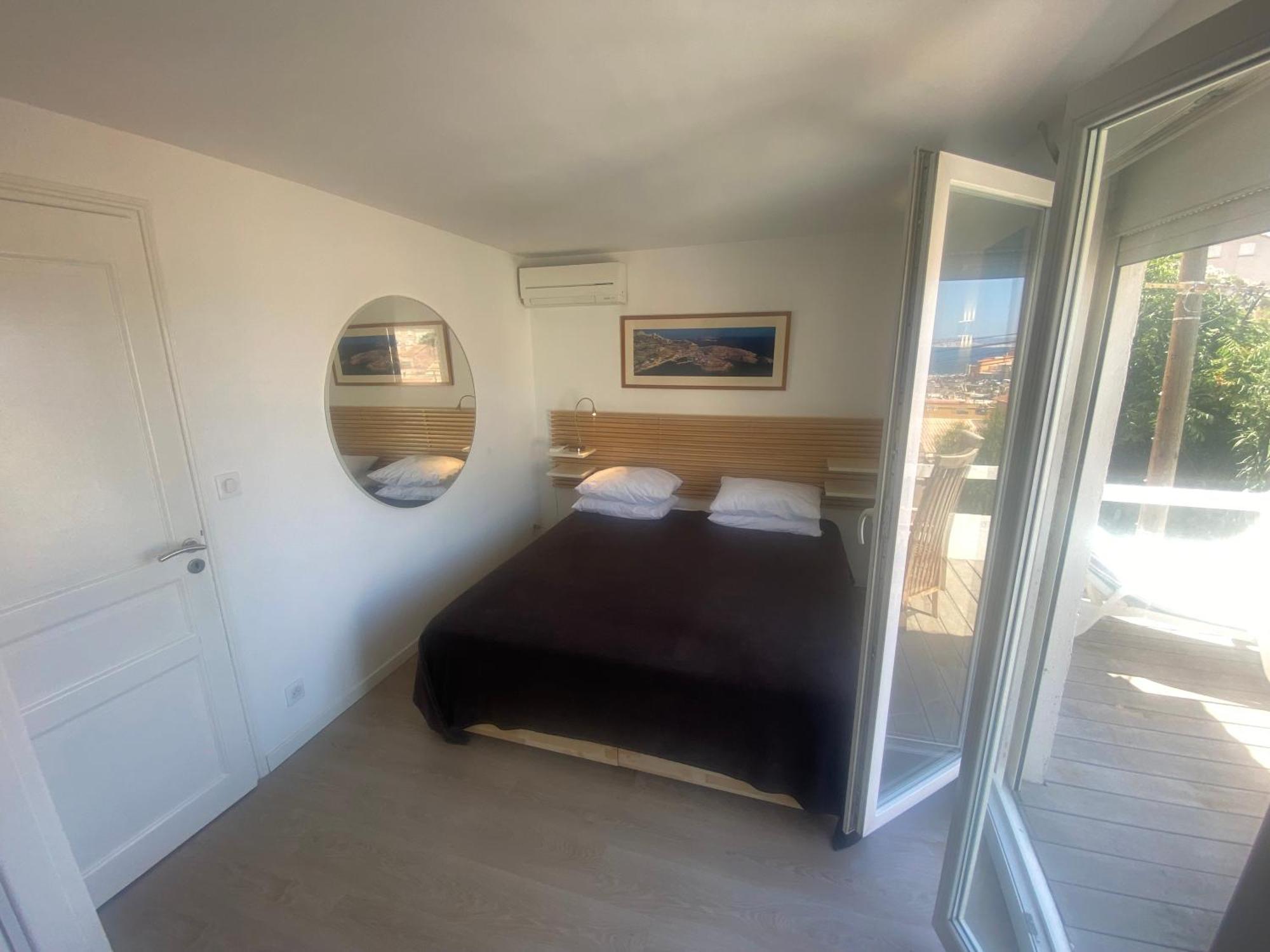 La Flibuste des Goudes: Calanques Seaside Retreat with Gardens Villa Marseille Exterior photo